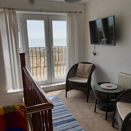 Beachfront Studio Певенси Экстерьер фото