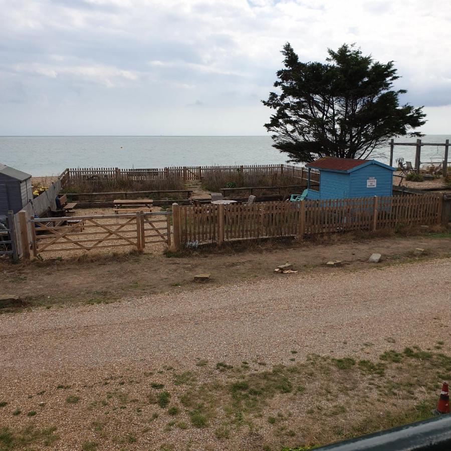 Beachfront Studio Певенси Экстерьер фото